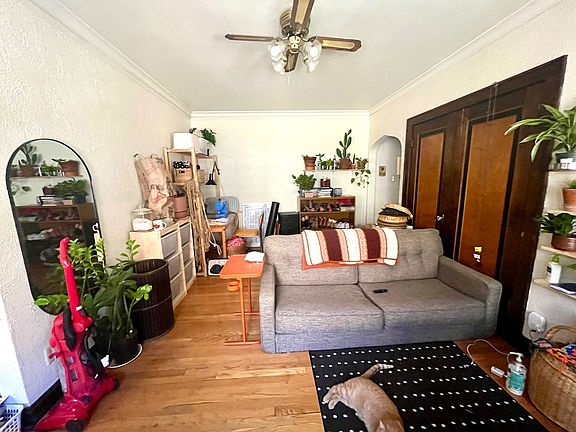 4th image of 4468 N Oakland Ave APT 32
