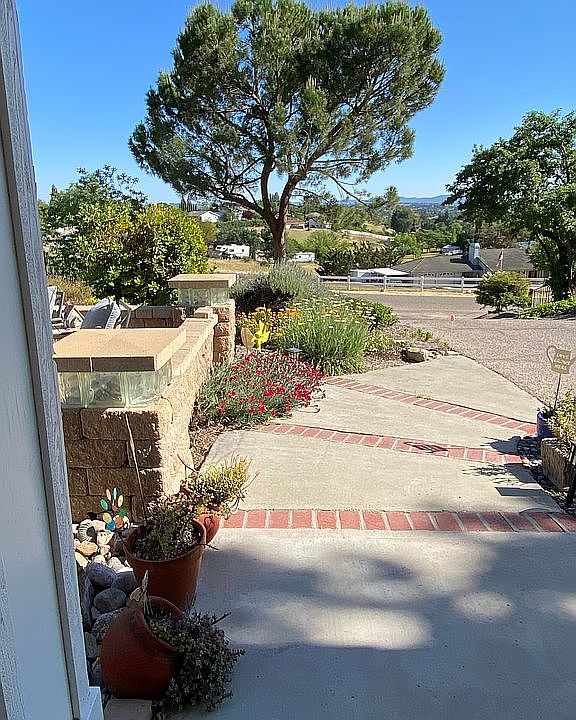2nd image of 919 Osos Way