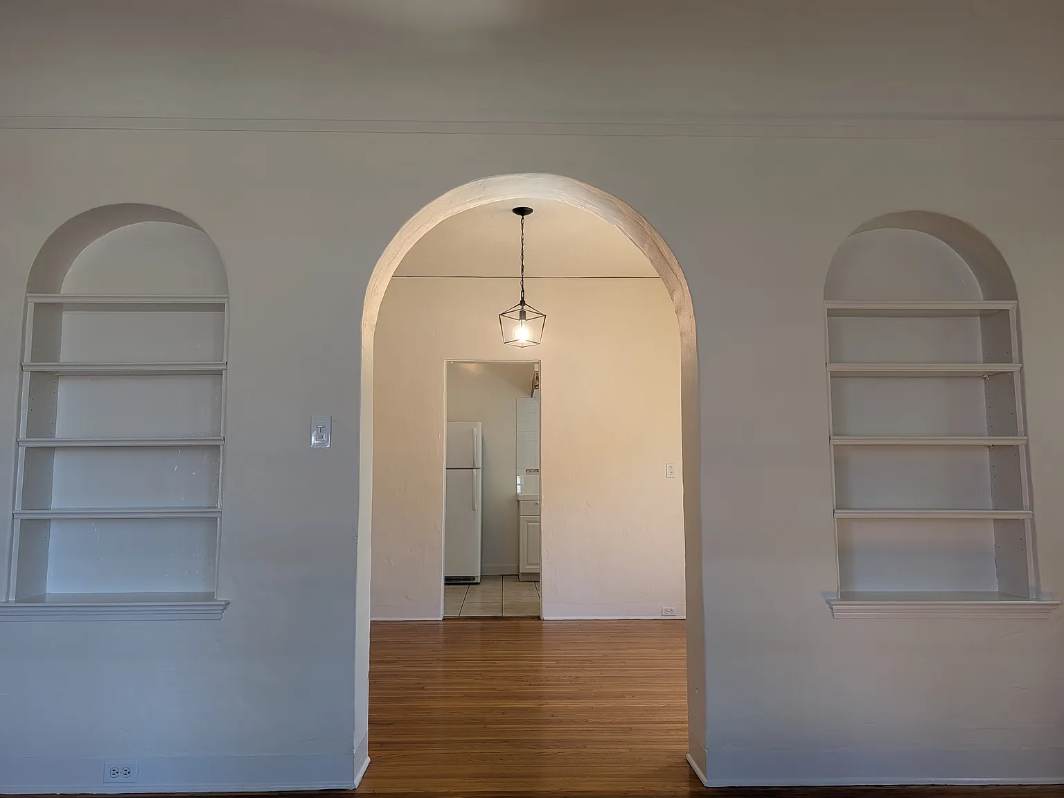 2 bed, 1.5 bath, 1300 sqft, $2,935 — Photo 4