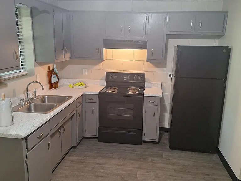 200 North Trigg — Photo 2