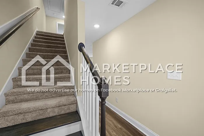 3 bed, 2.5 bath, 1600 sqft, $1,695 — Photo 3