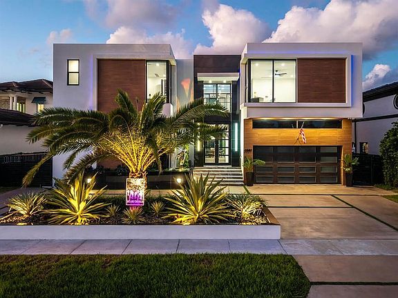 3rd image of 2581 NE 50th Street
