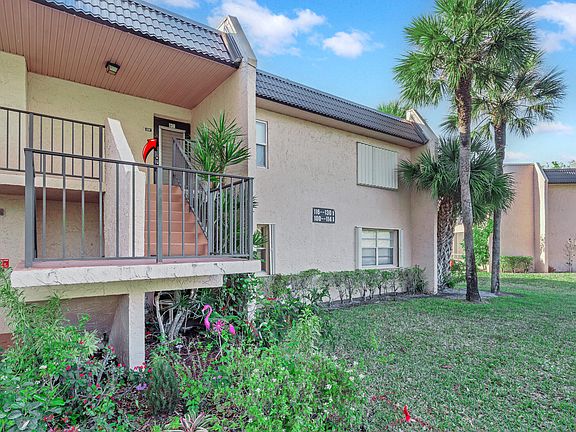 3rd image of 130 Lake Constance Drive