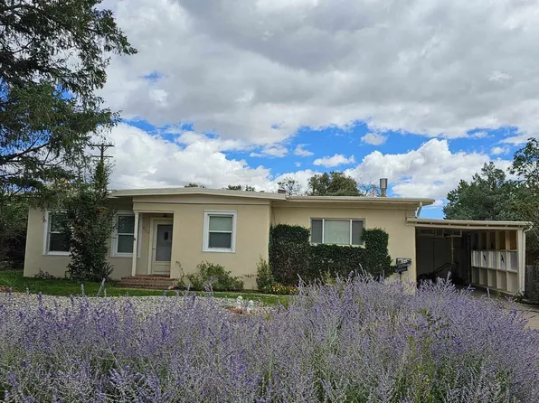 686 42nd St, Los Alamos, NM 87544