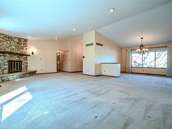 5th image of 1366 Scenicview Ct