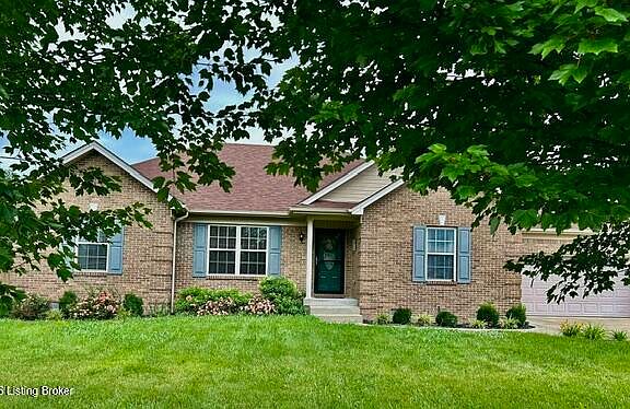 3rd image of 108 Maggie Ln