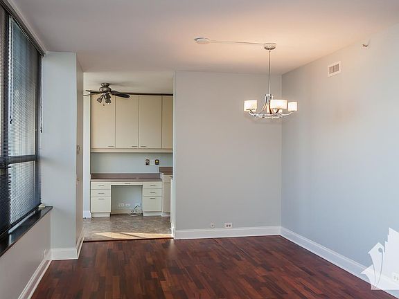 5th image of 402 E Ohio St #3802