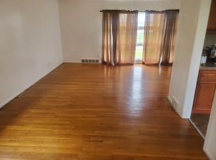 3847 Bendemeer Rd, Cleveland Heights, OH 44118