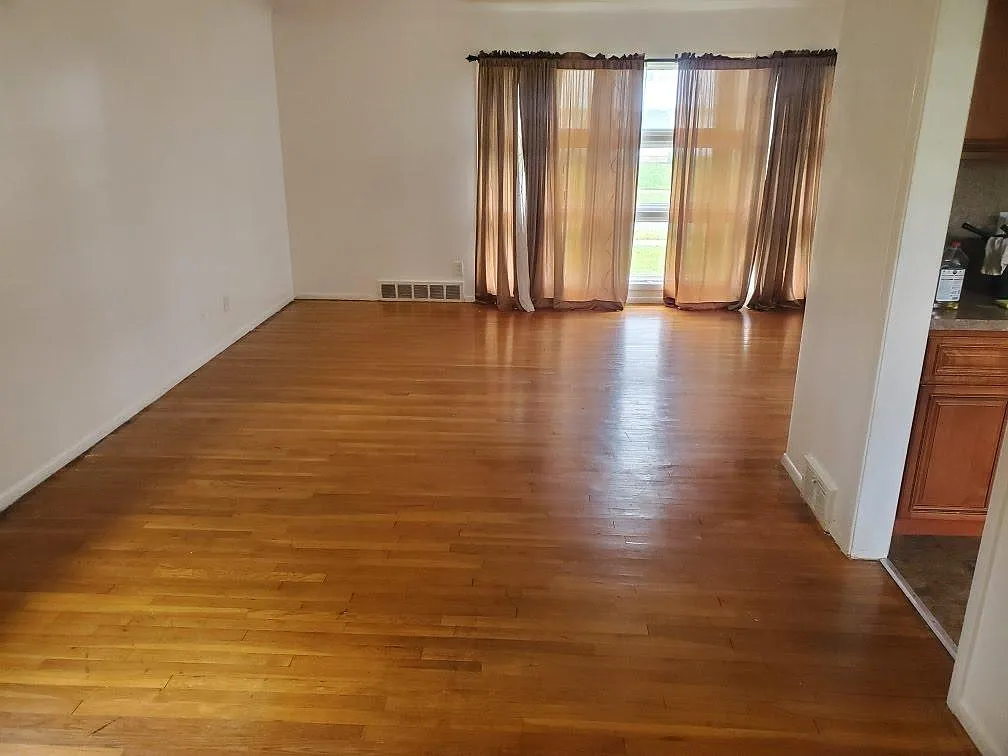 3847 Bendemeer Rd photo 1