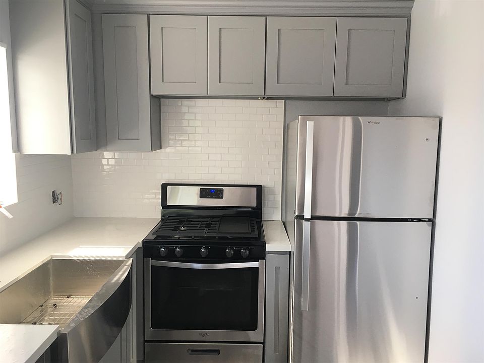 1st image of 3901 E 11th St APT 1