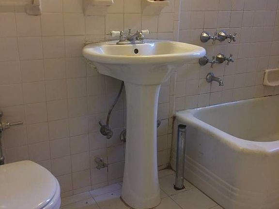5th image of 32-30 41st St #3CC