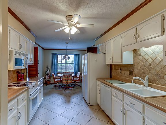 New Backsplash & Floors