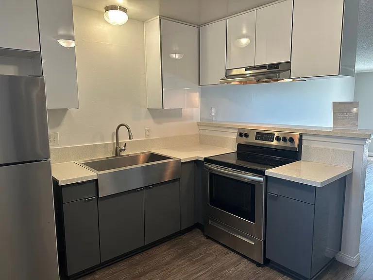 Villa Del Sol Apartments — Photo 57