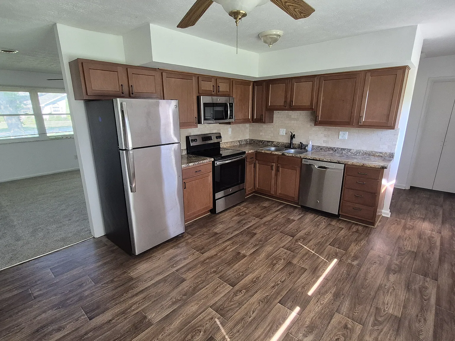 2146 Tulane Dr — Photo 3
