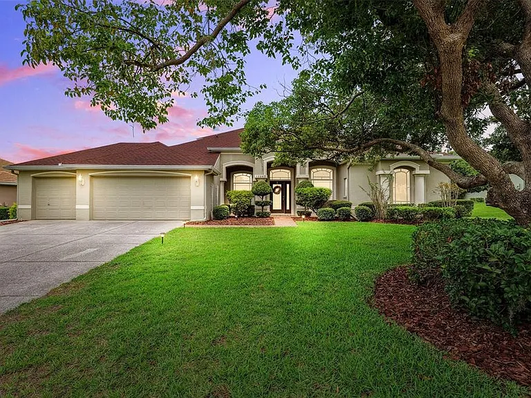 13049 Thoroughbred Dr — Photo 1
