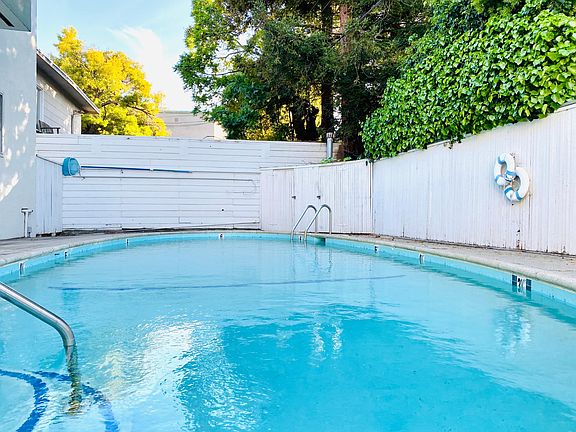2nd image of 1224 Floribunda Ave #C