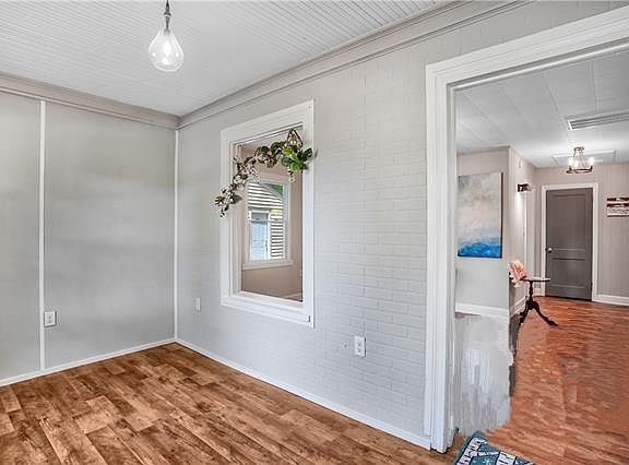 3rd image of 404 W Parker St