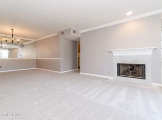 8502 Atrium Dr APT 804, Louisville, KY 40220