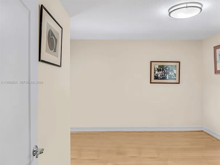 20780 NE 32nd Ave — Photo 44