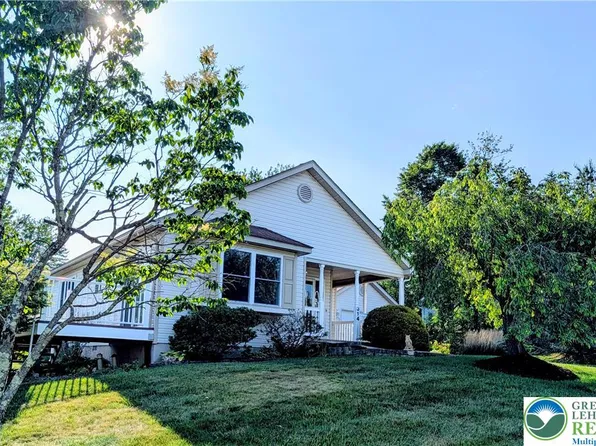 314 Golden Oaks Dr, White Haven, PA 18661