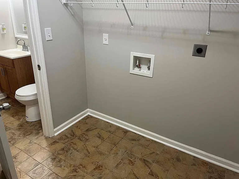 125 Greenwood Cir — Photo 4