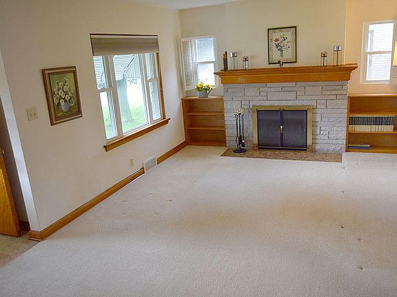 5th image of 408 Menomonee Ave