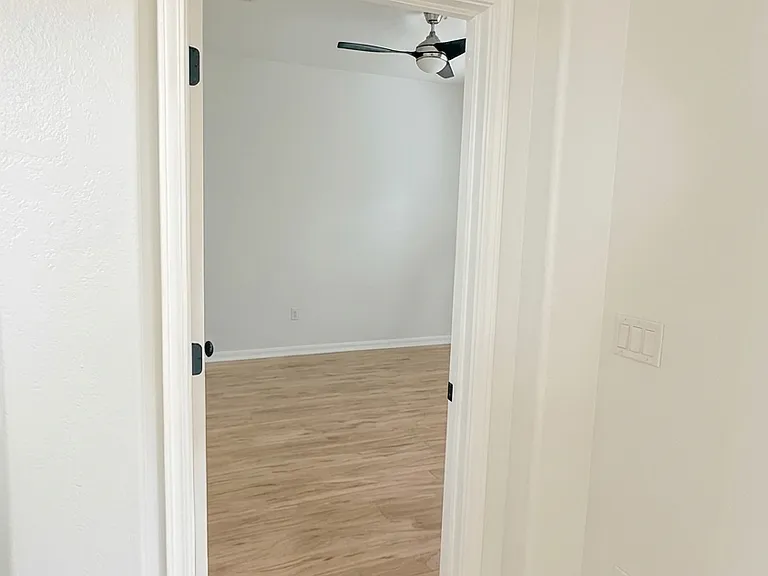 3910 Silverlake Way — Photo 4