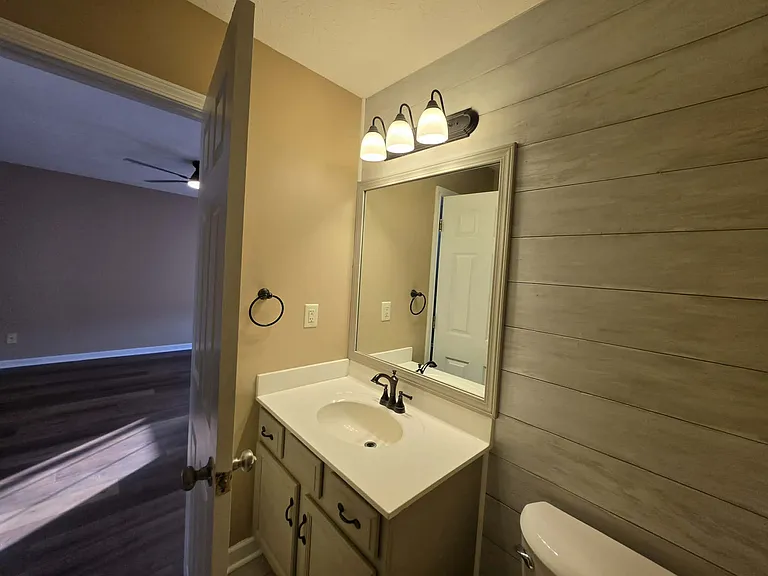 5902 Pine View Ct — Photo 19