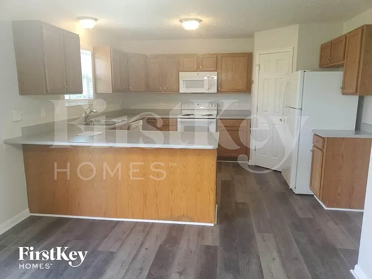 356 Brandon Dr — Photo 6