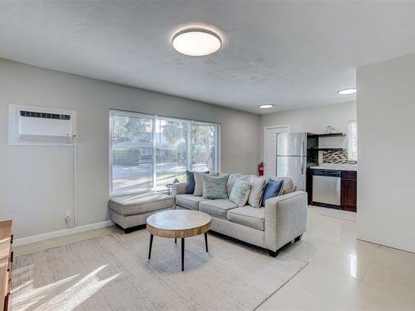 1005 NE 17th Ct Unit A