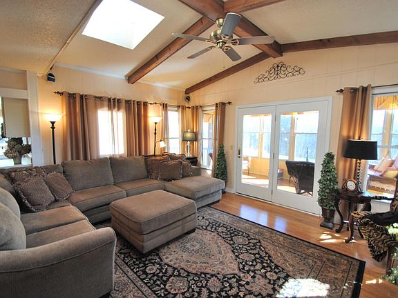4th image of 27 Sugarbush Ln