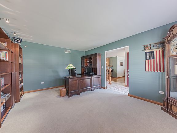 4th image of 418 Aspen Dr