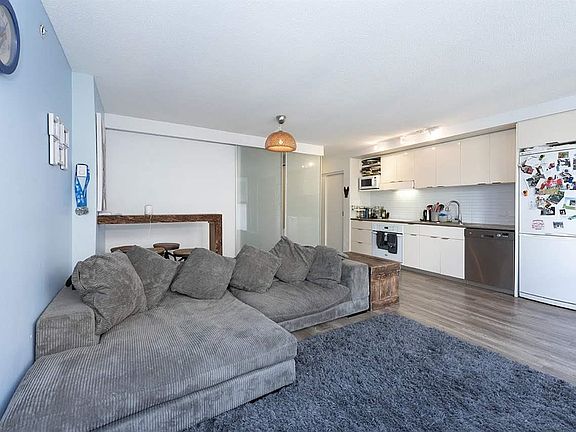 4th image of 168 Powell St #209
