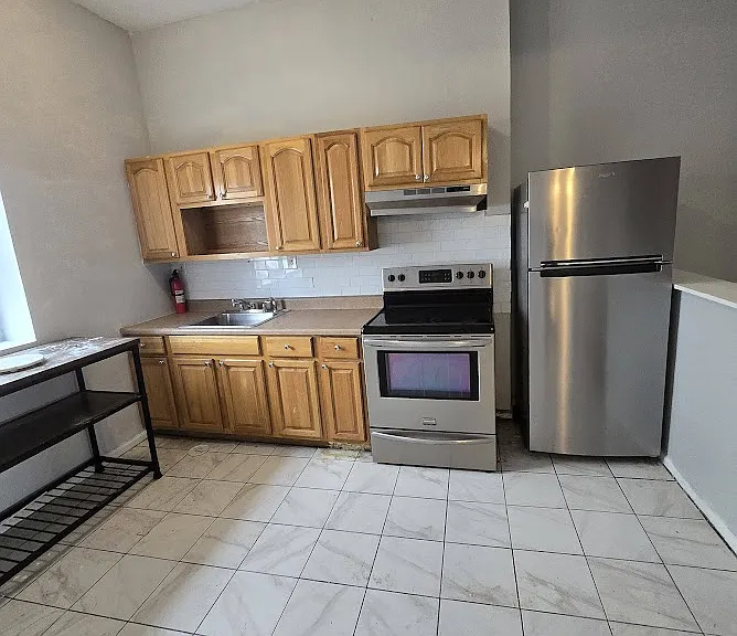 366 Forrest St #4A — Photo 2