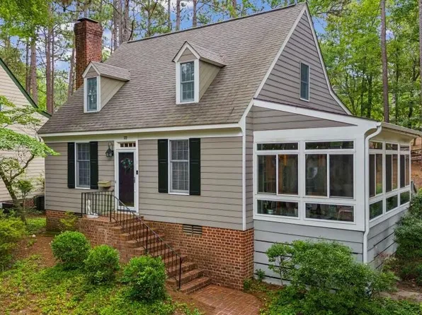 22 Village In The Woods Circle, Southern Pines, NC 28387