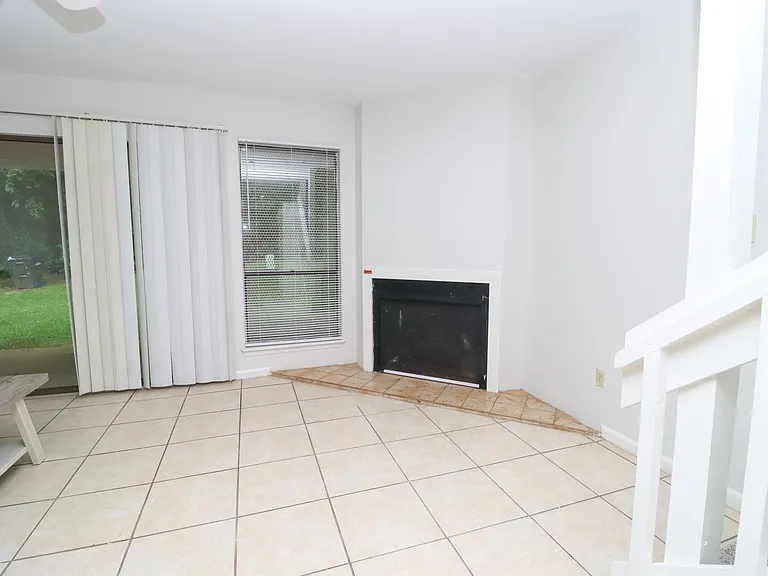 2124 Continental Ave — Photo 6