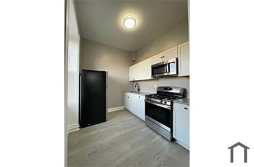 2042 Park Ave #5 Photo 1