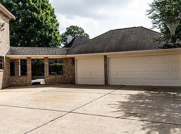 4th image of 1413 Pine Forest Dr