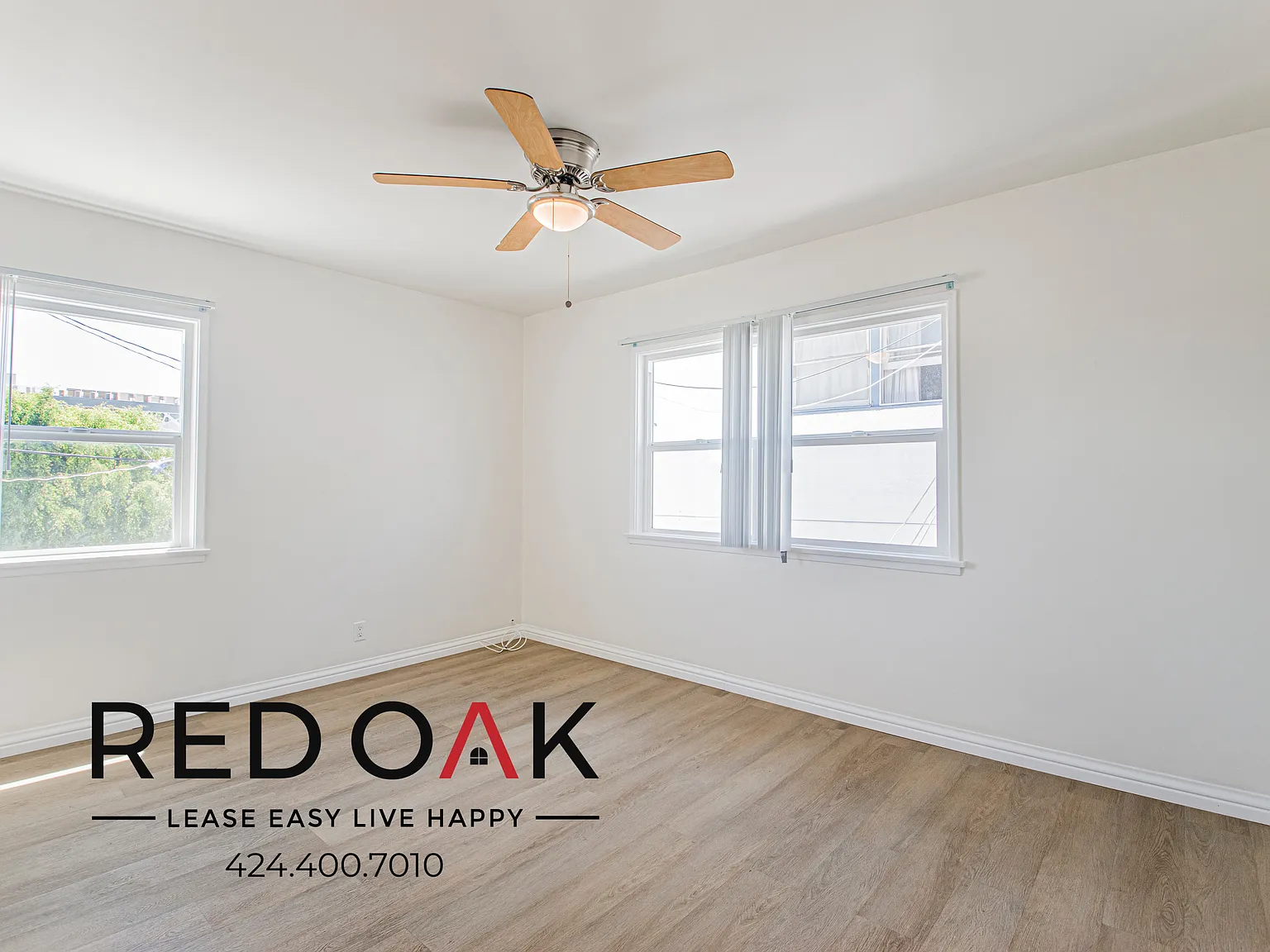 ~1 Month FREE~ Gorgeous One Bedroom with Loads of Natural Light, Included W/D, and Covered Parkin... — Photo 3