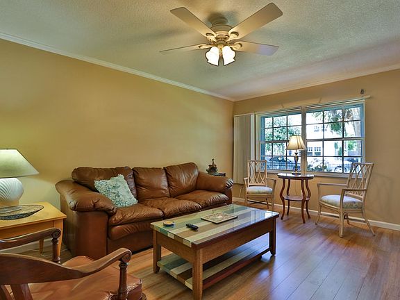 3rd image of 101 N Pine St APT 3