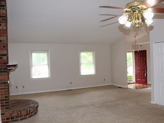 5th image of 294 Saratoga Cir