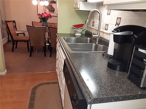 4th image of 5 Cayuga Dr #F