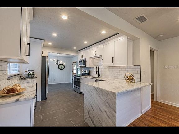 5th image of 857 47th Ave N