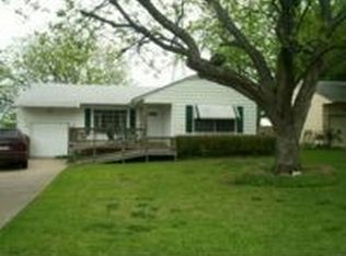 419 Circle Dr, Arlington, TX 76010