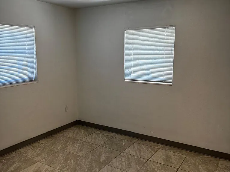 212 Dennis Ave — Photo 8