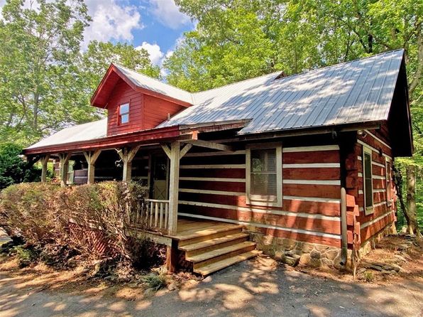 802 Pine Knot Dr, Cleveland, GA 30528