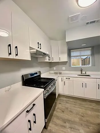 SE 234th Pl, Kent — Photo 4