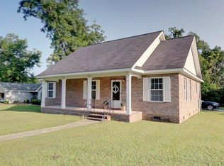 218 Malaga St, Pelham, GA 31779
