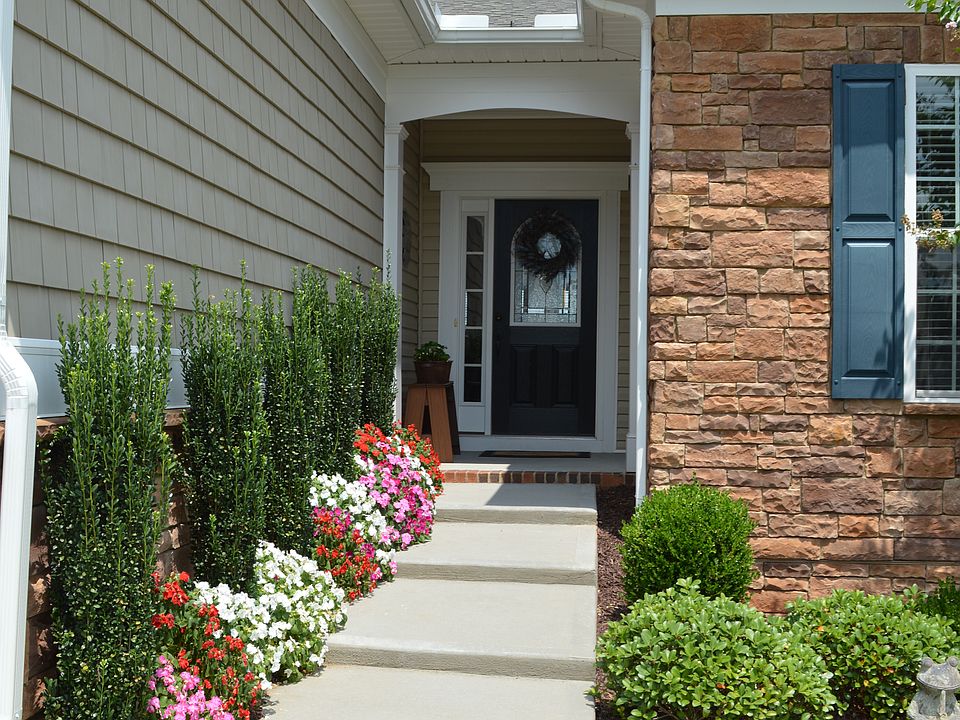 1st image of 5050 Folly Ln