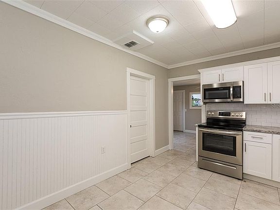 5th image of 255 S Nekoma Ave